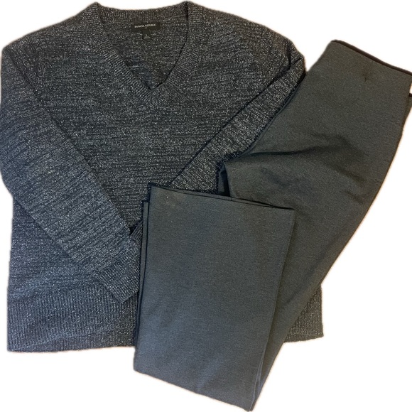Banana Republic Sweaters - Women’s Banana Republic two piece sweater and pant set gray v neck pull on pant